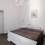 아파트 Inshiapartments On Dudajewa Str *